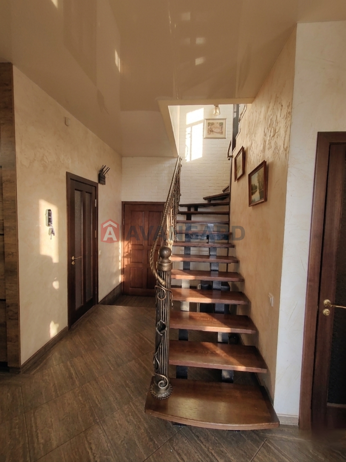 �������, 270 ��.�. ���� 13