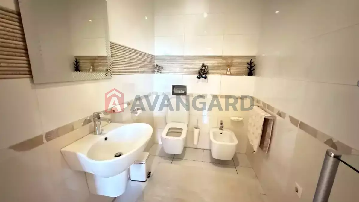 �������, 300 ��.�. ���� 8