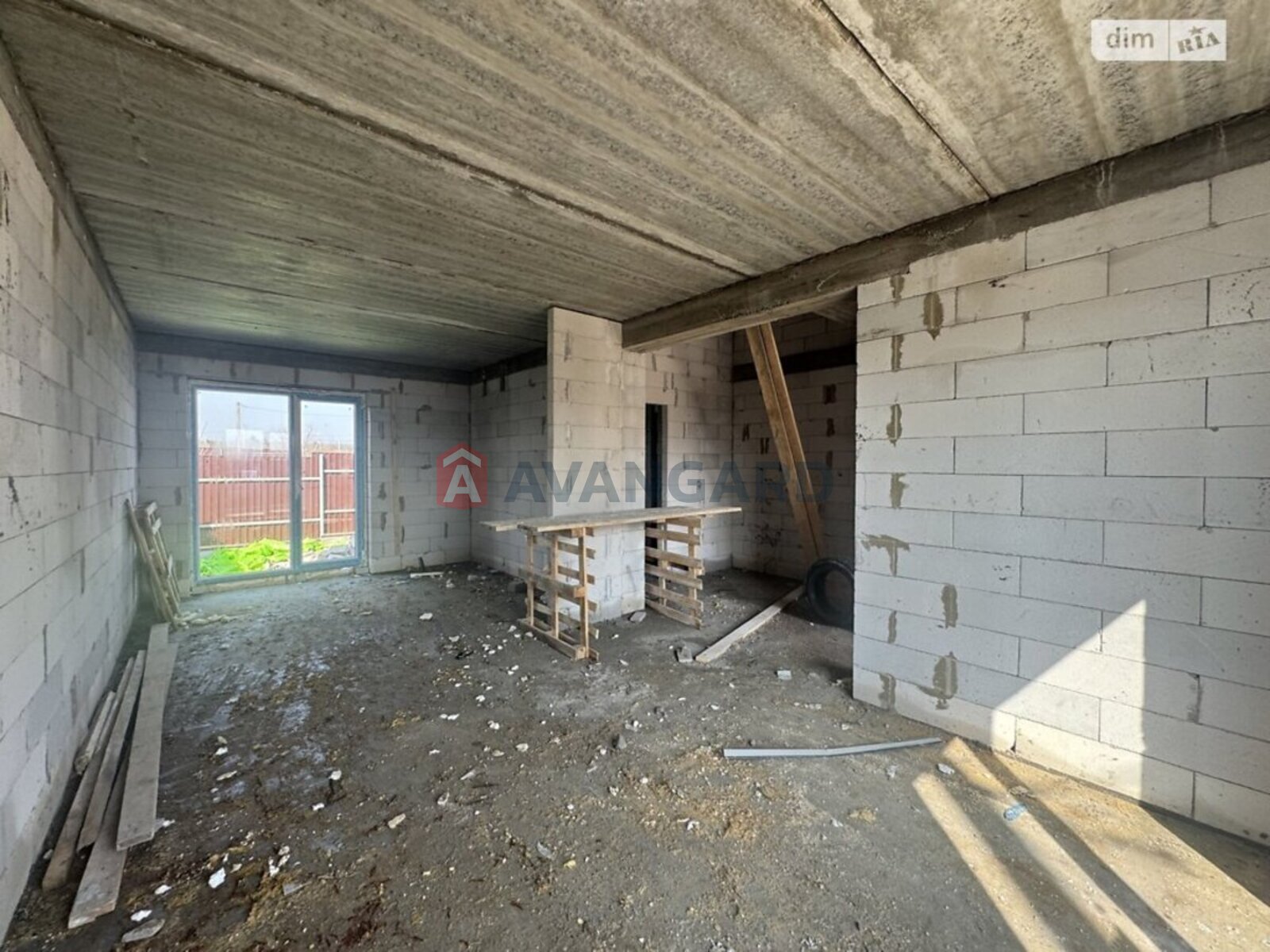 �������, 100 ��.�. ���� 10