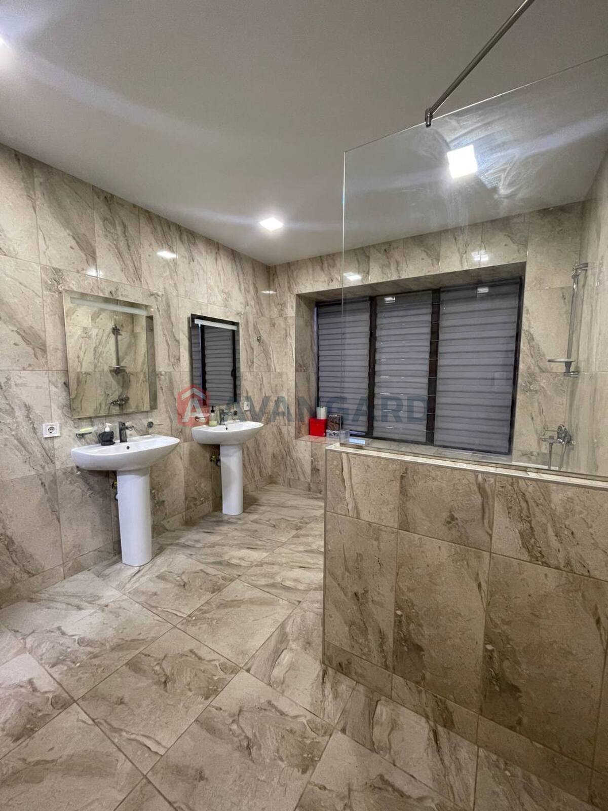 �������, 406 ��.�. ���� 9