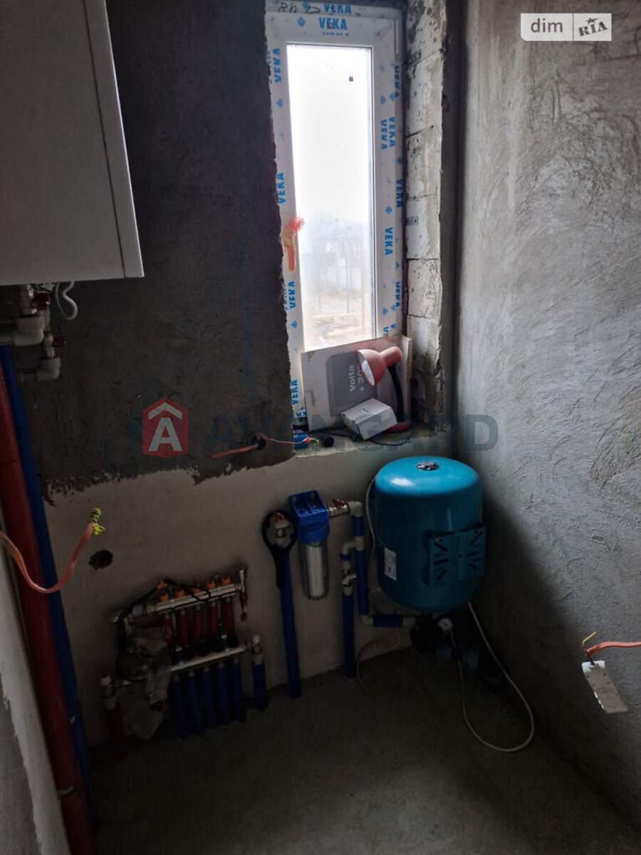 �������, 100 ��.�. ���� 9