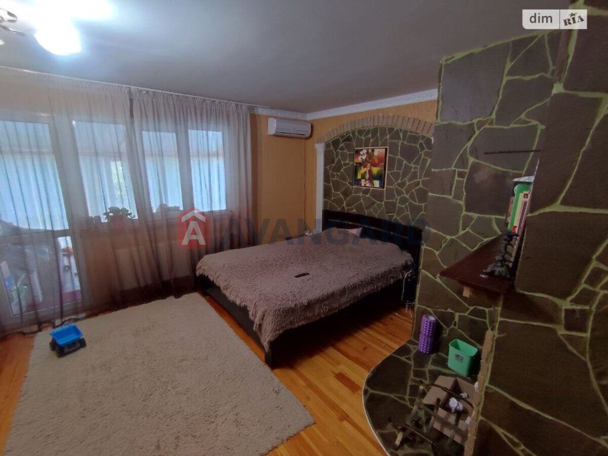 ������� �������, 280 ��.�. ���� 10