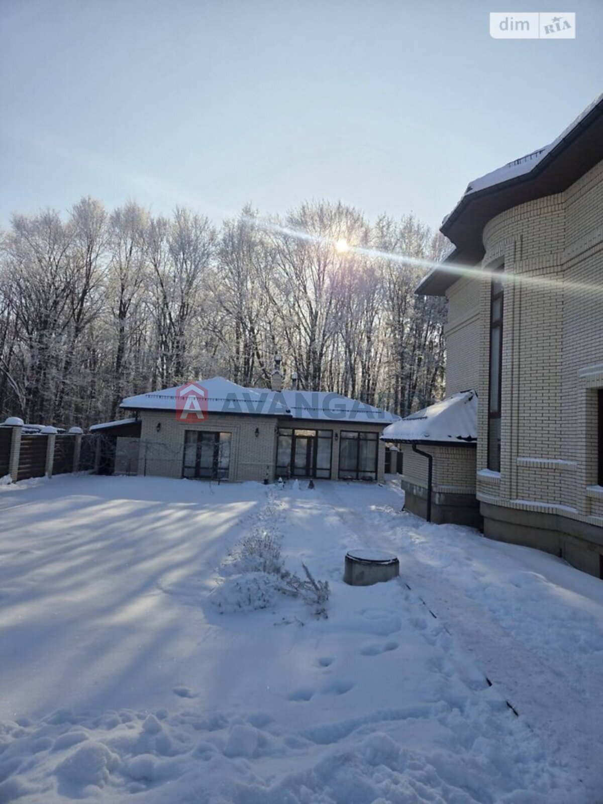 �������, 375 ��.�. ���� 4