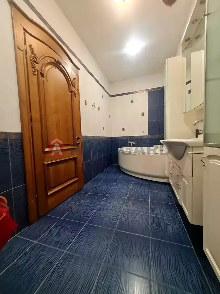 �������, 150 ��.�. ���� 12