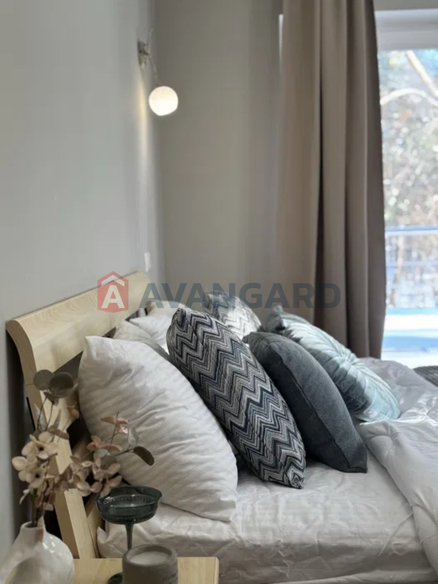 �������, 130 ��.�. ���� 18