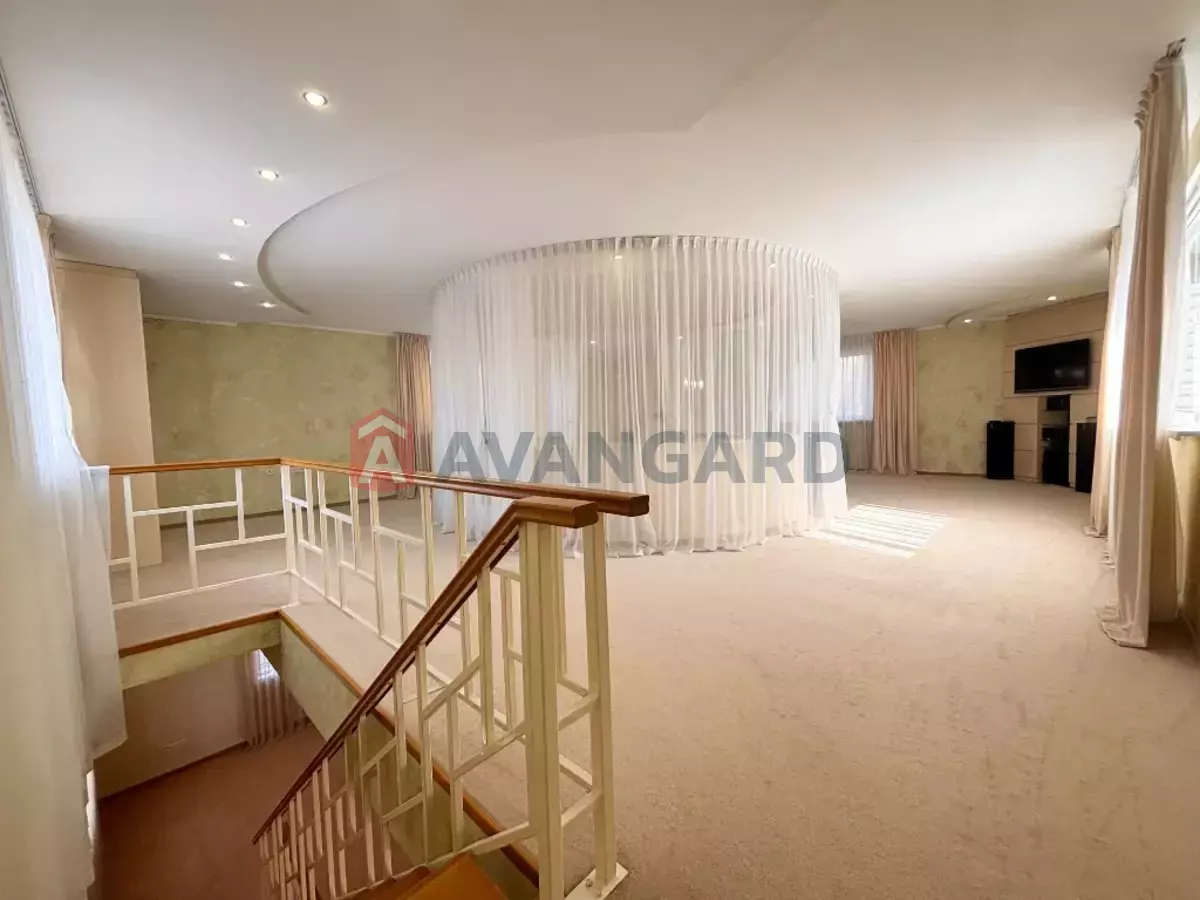 �������, 296 ��.�. ���� 1