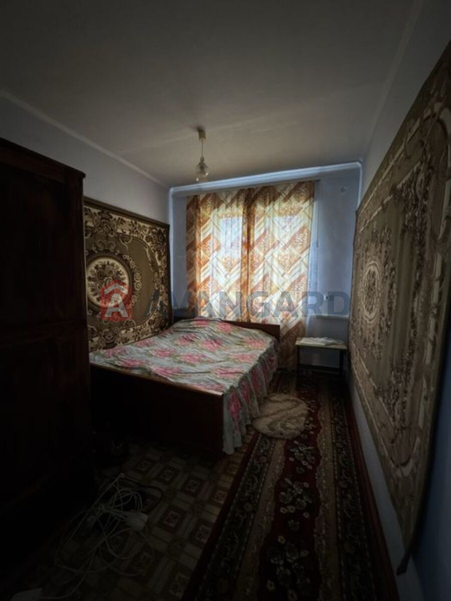 �������, 100 ��.�. ���� 8