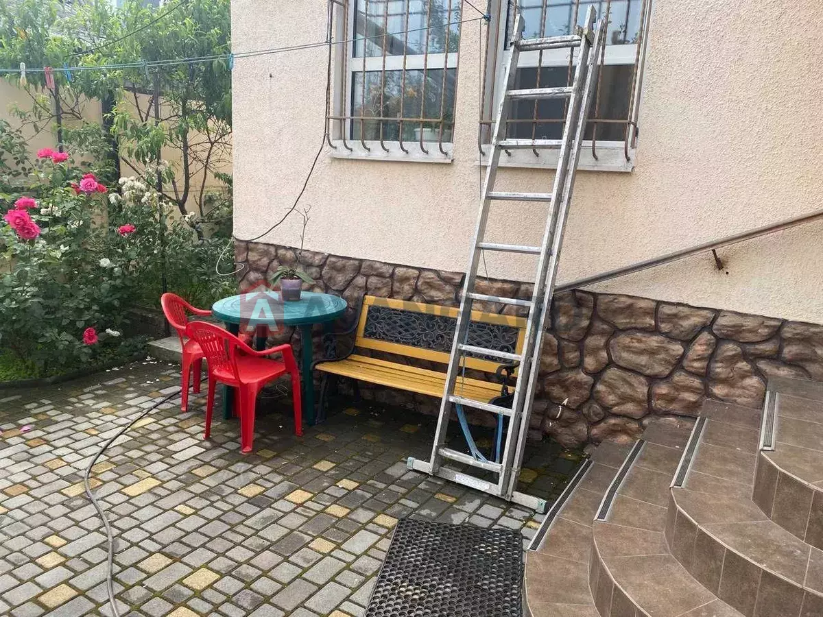 �������, 200 ��.�. ���� 9