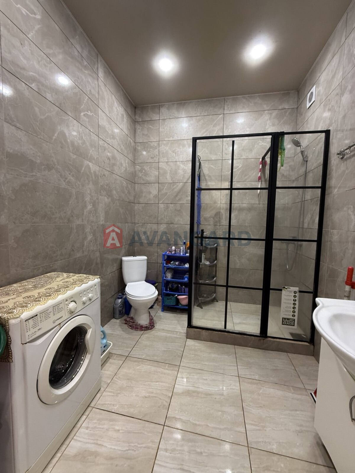 �������, 120 ��.�. ���� 17