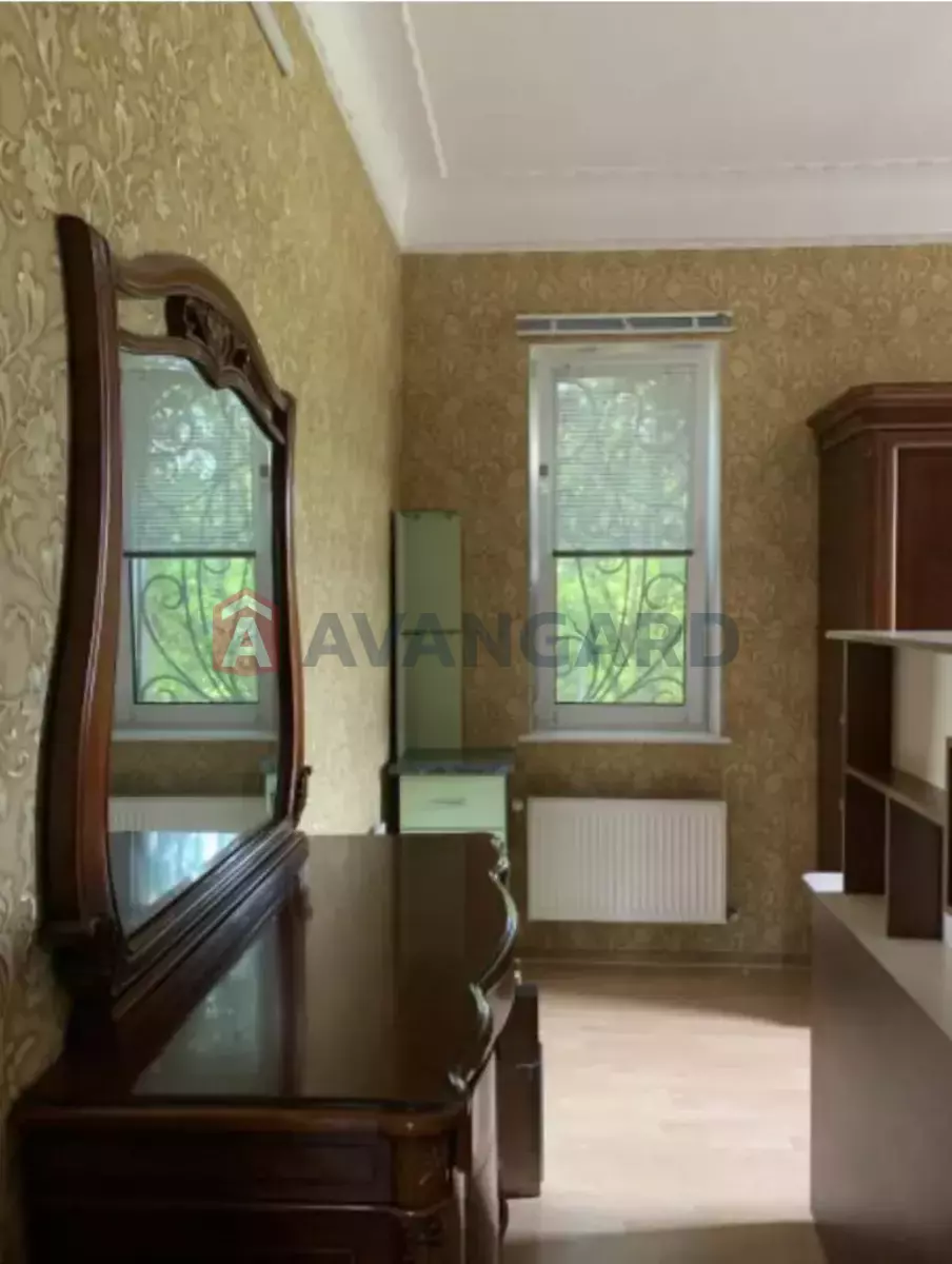 �������, 270 ��.�. ���� 18