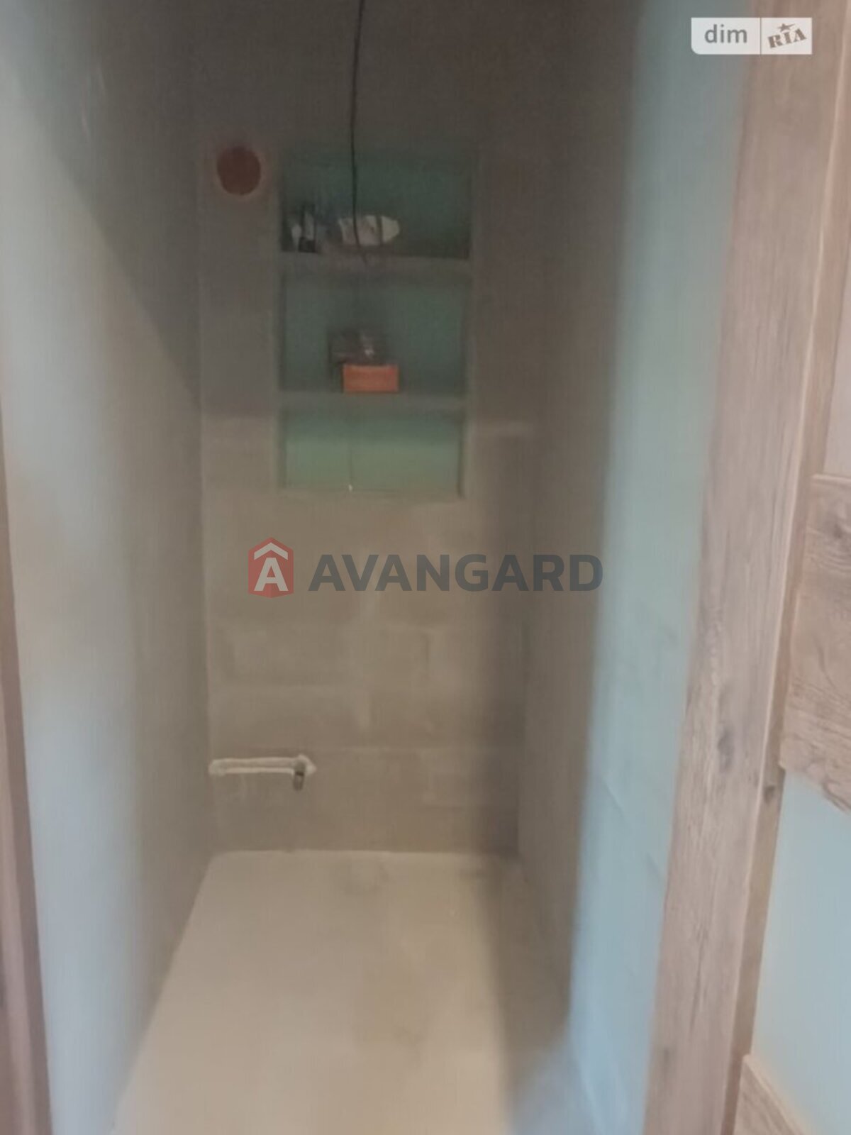 ���, 100 ��.�. ���� 17