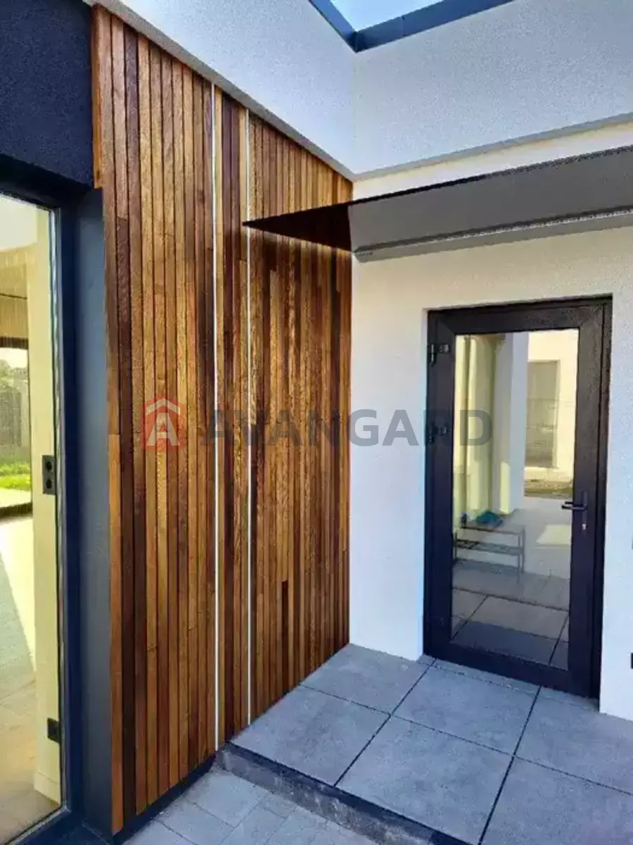 �������, 105 ��.�. ���� 10