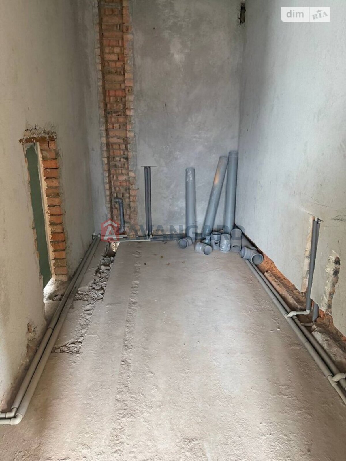 300 ��.�. ���� 15