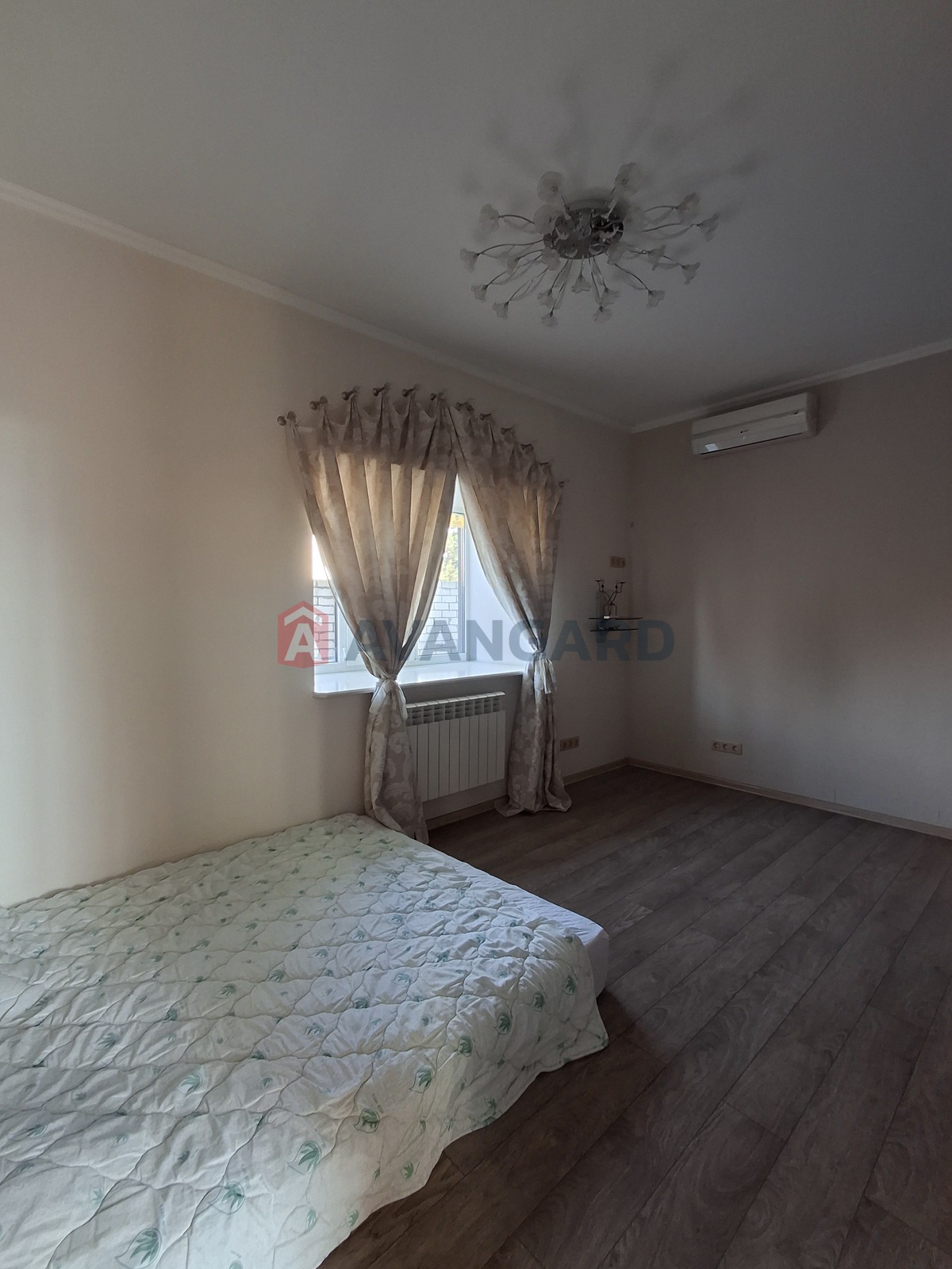 �������, 180 ��.�. ���� 13