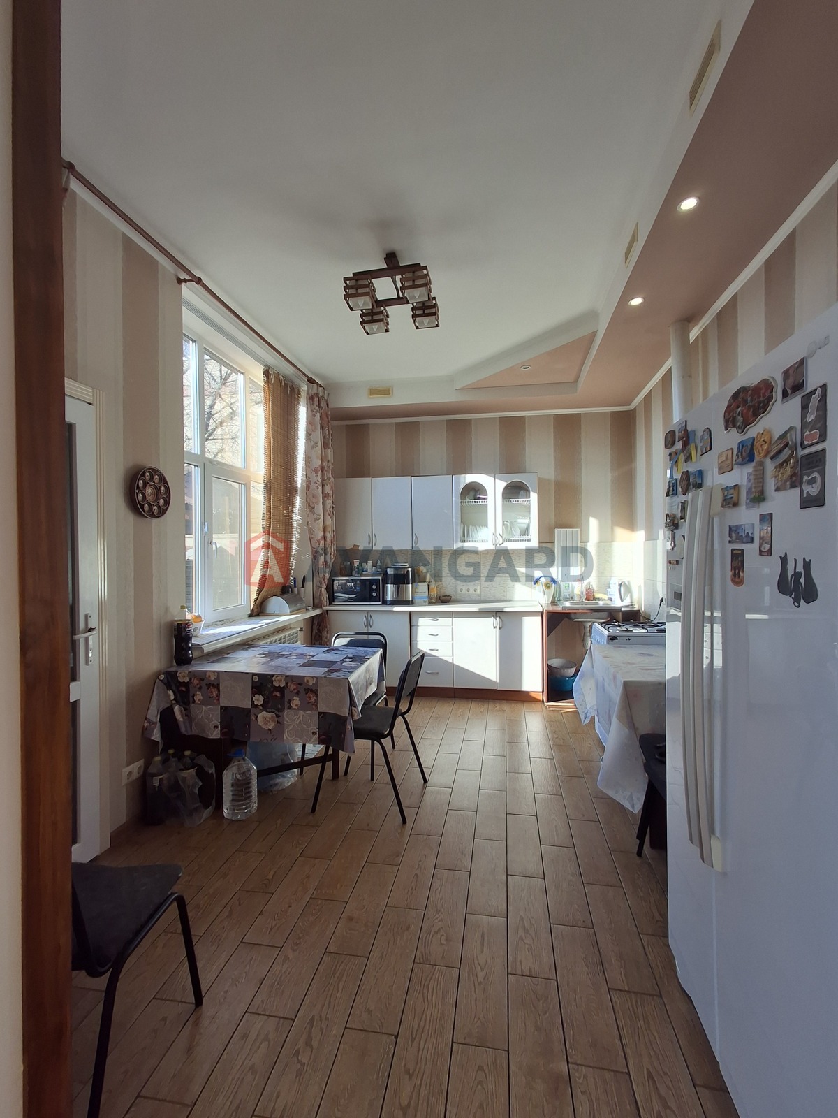 �������, 180 ��.�. ���� 19