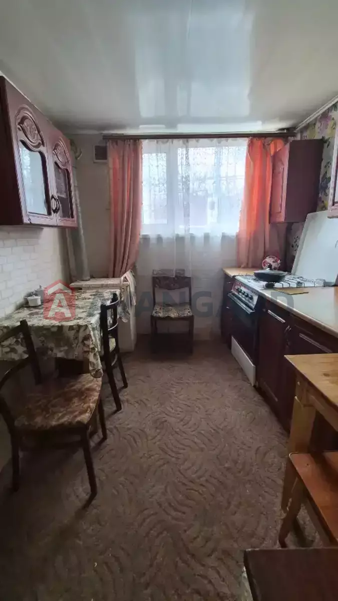 �������, 140 ��.�. ���� 8