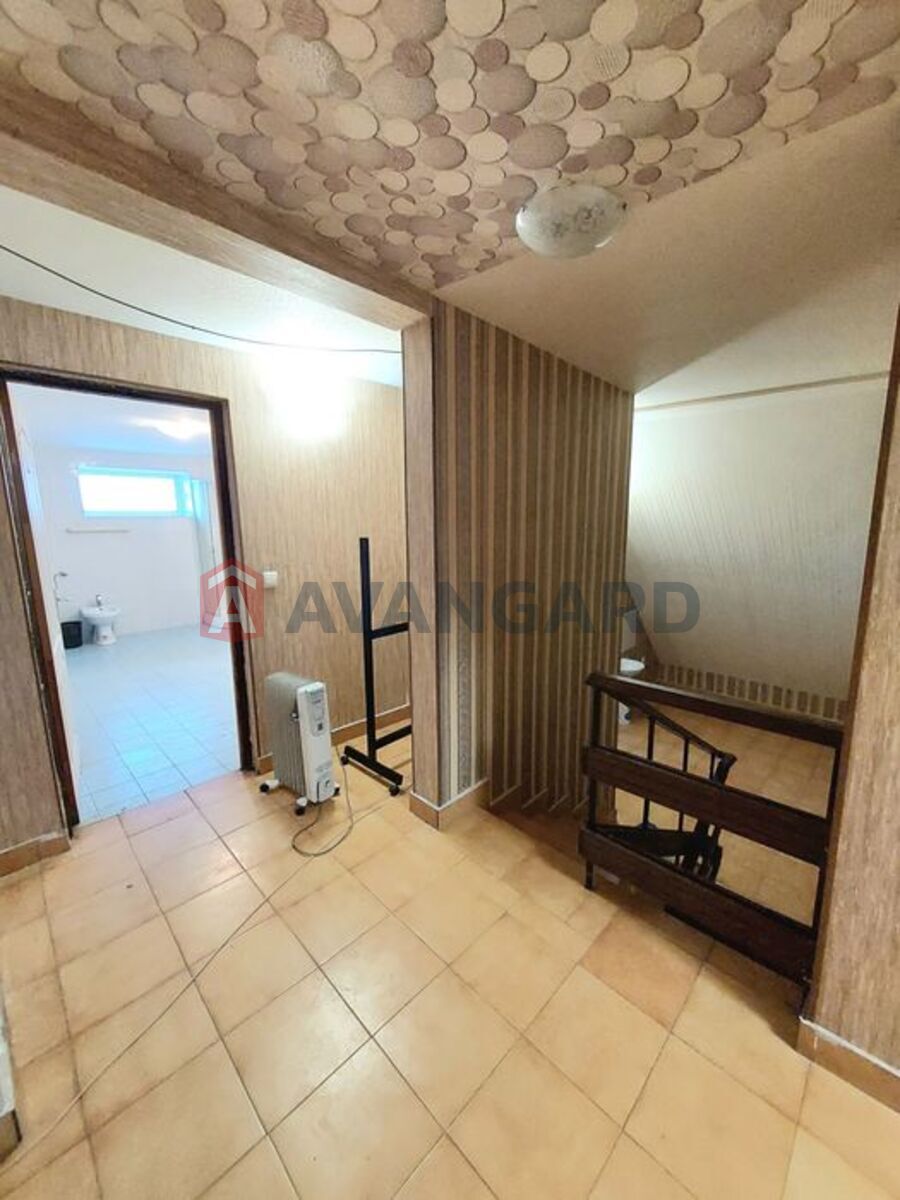 �������, 350 ��.�. ���� 18