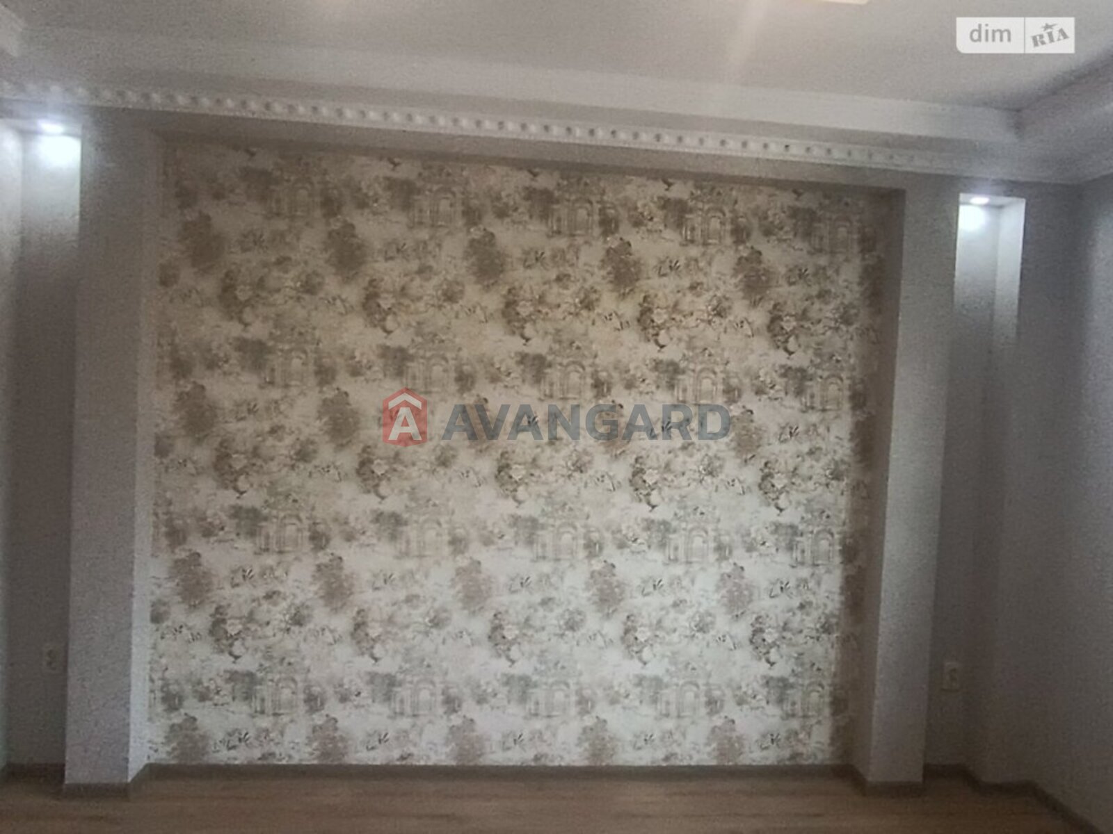 ���, 100 ��.�. ���� 11