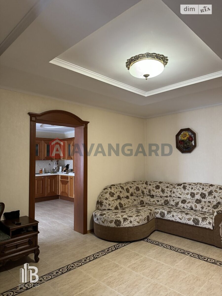 �������, 350 ��.�. ���� 13