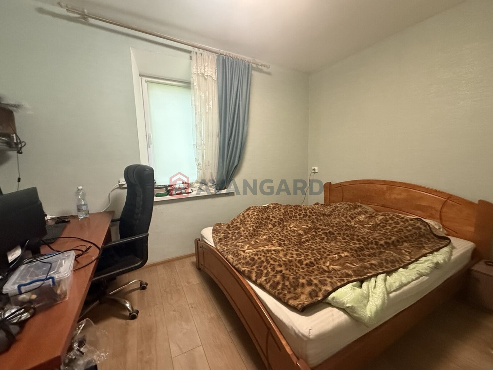 ������� �������, 77 ��.�. ���� 16