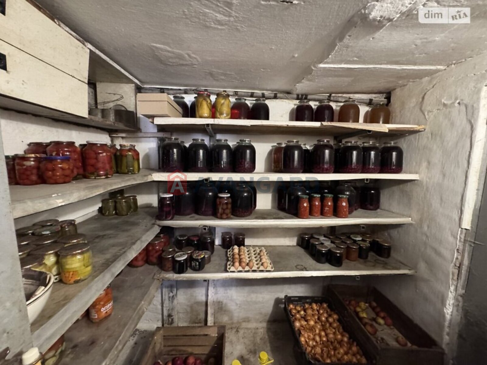 �������, 300 ��.�. ���� 18