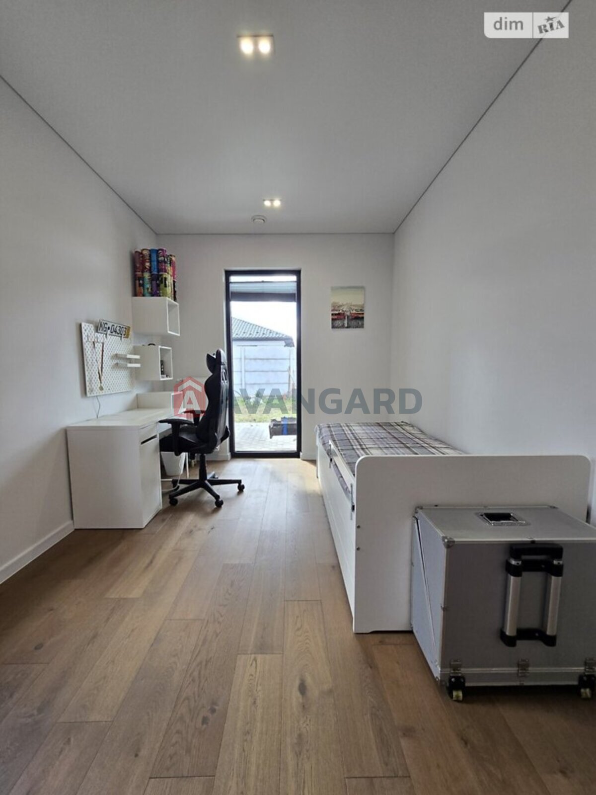 �������, 122 ��.�. ���� 8