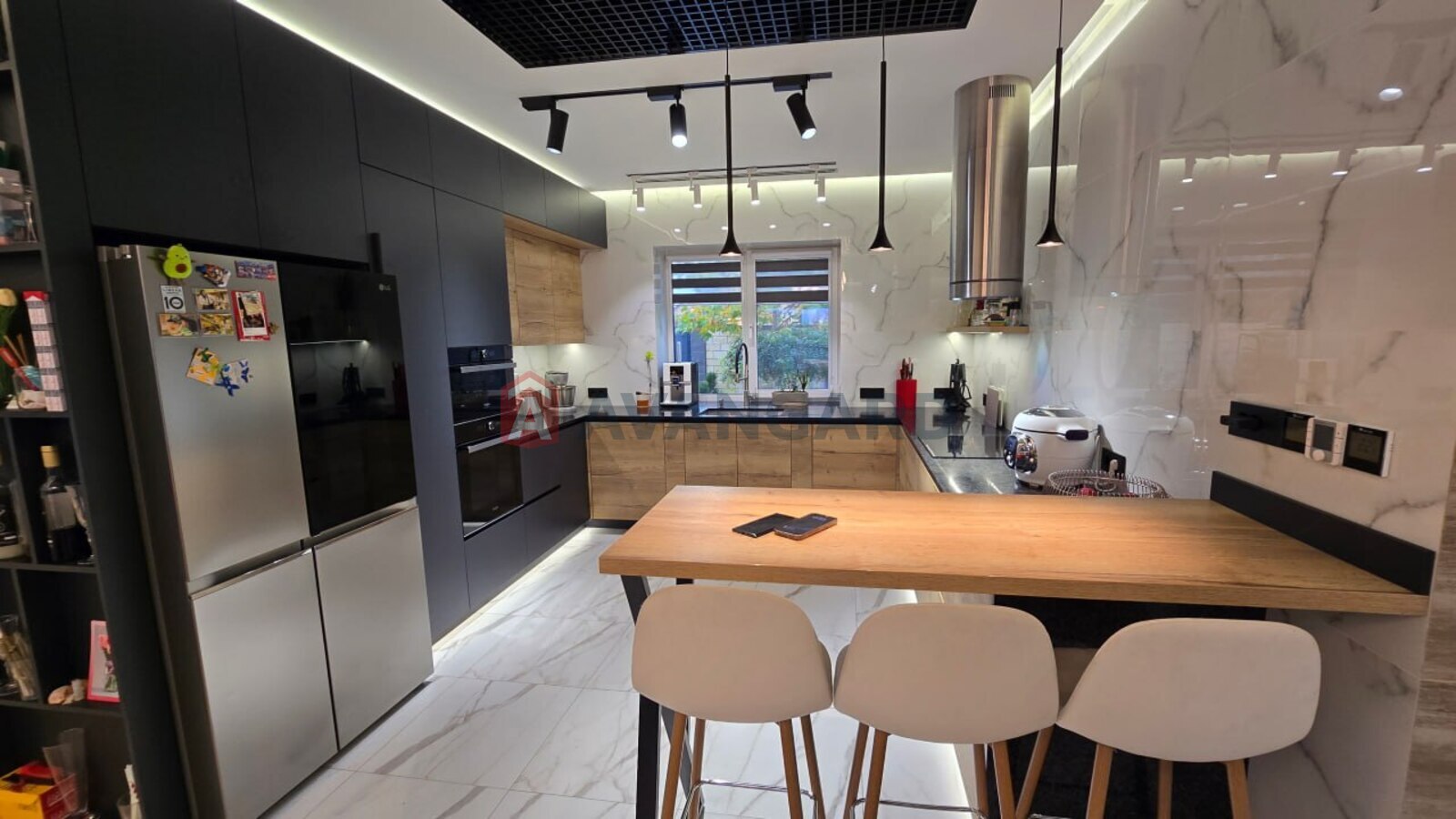 �������, 205 ��.�. ���� 8