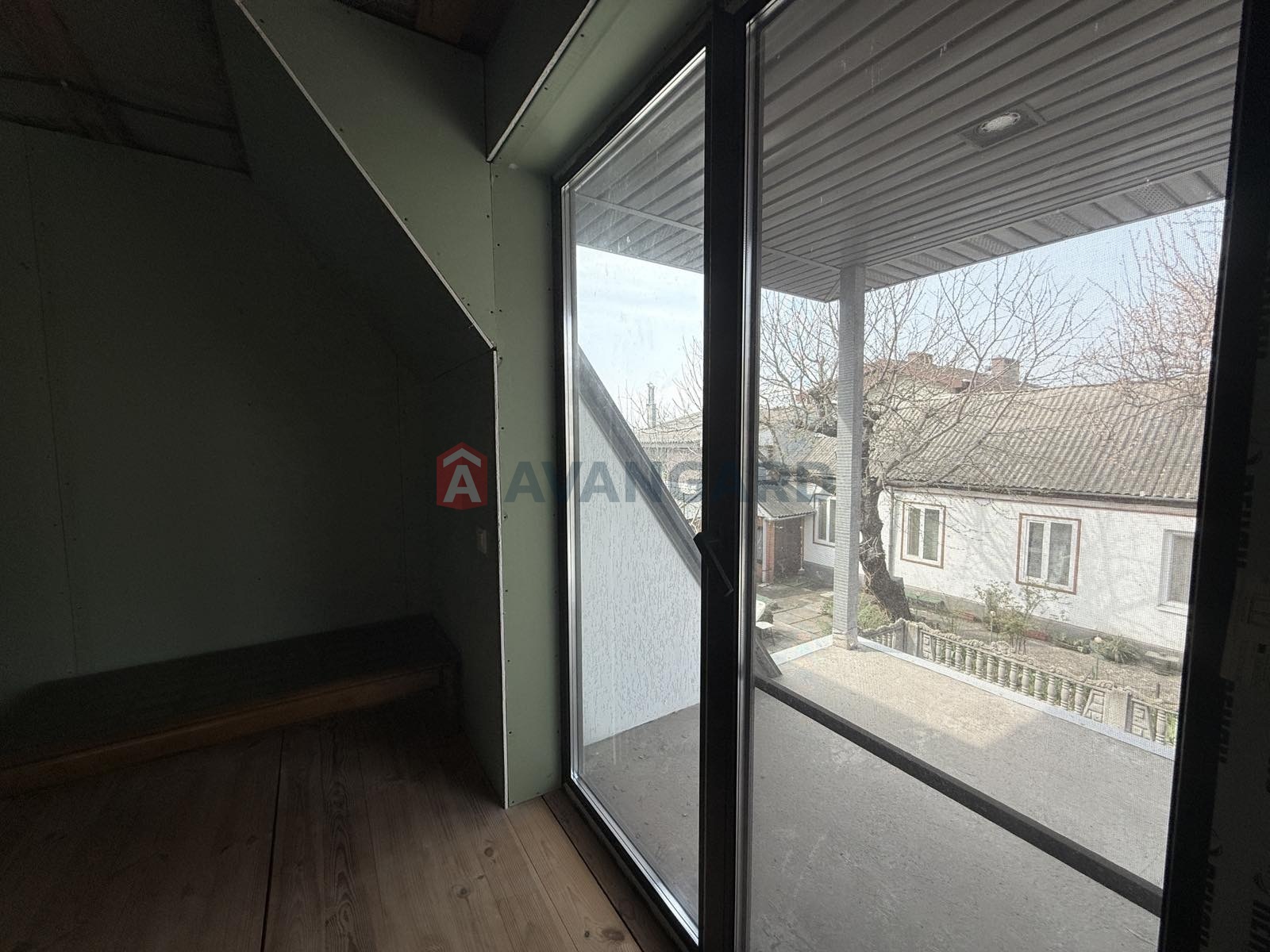 ���, 180 ��.�. ���� 18