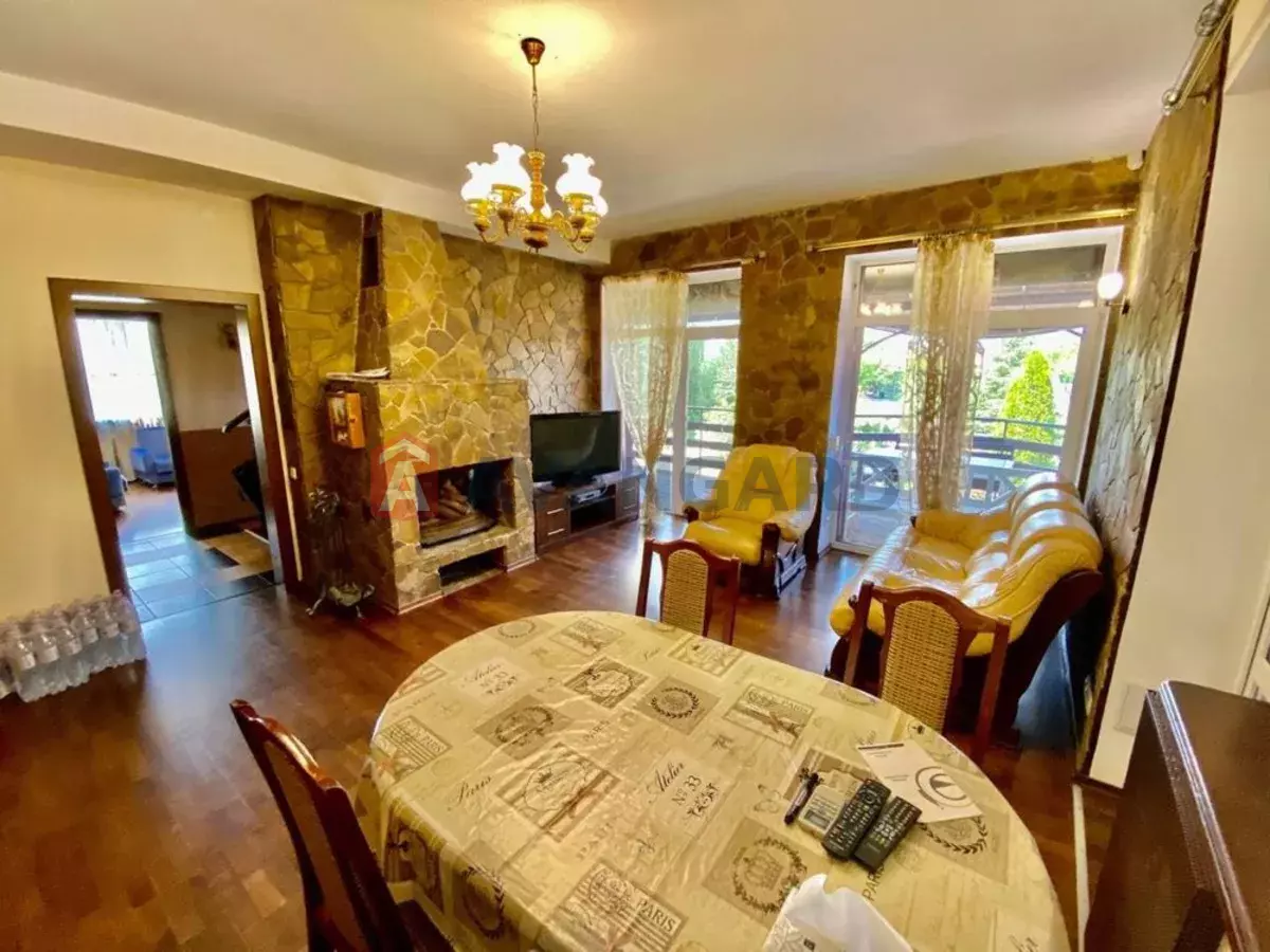 �������, 166 ��.�. ���� 10