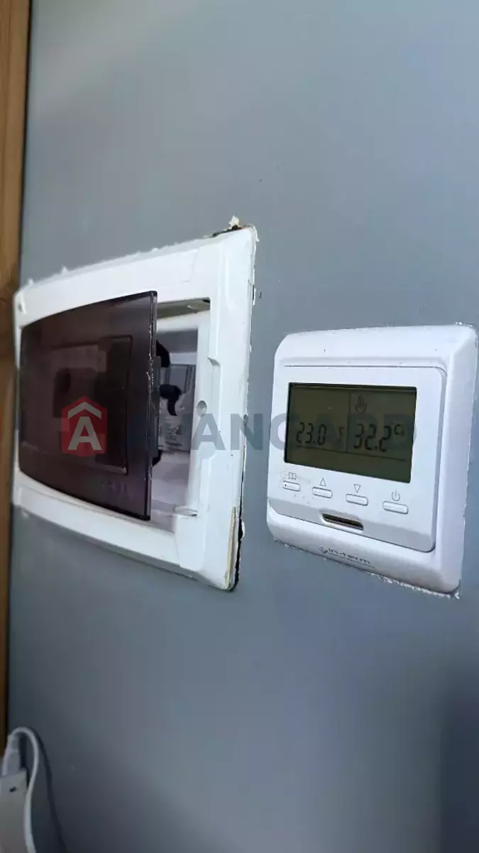 ����, 100 ��.�. ���� 28