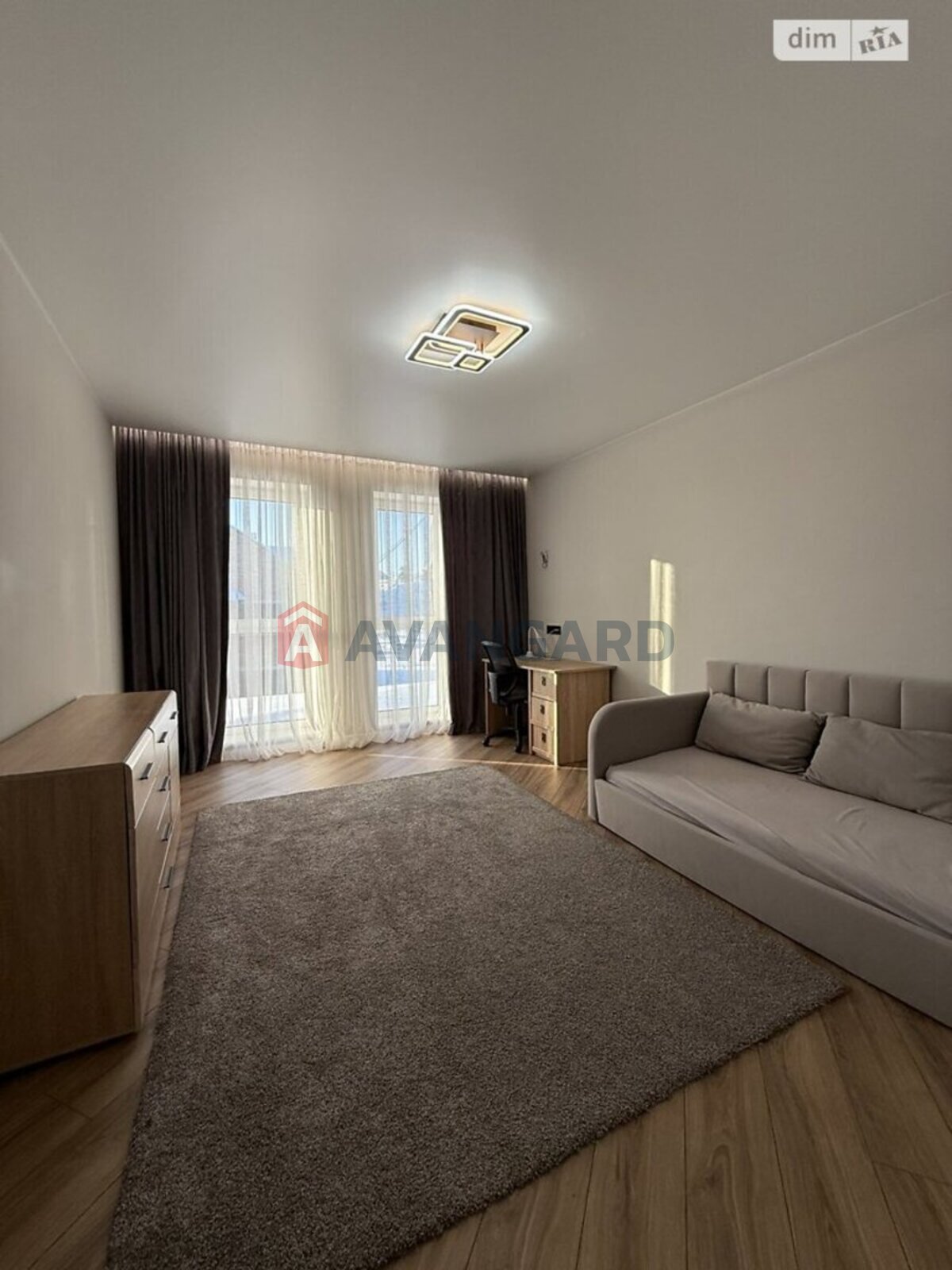 �������, 190 ��.�. ���� 12