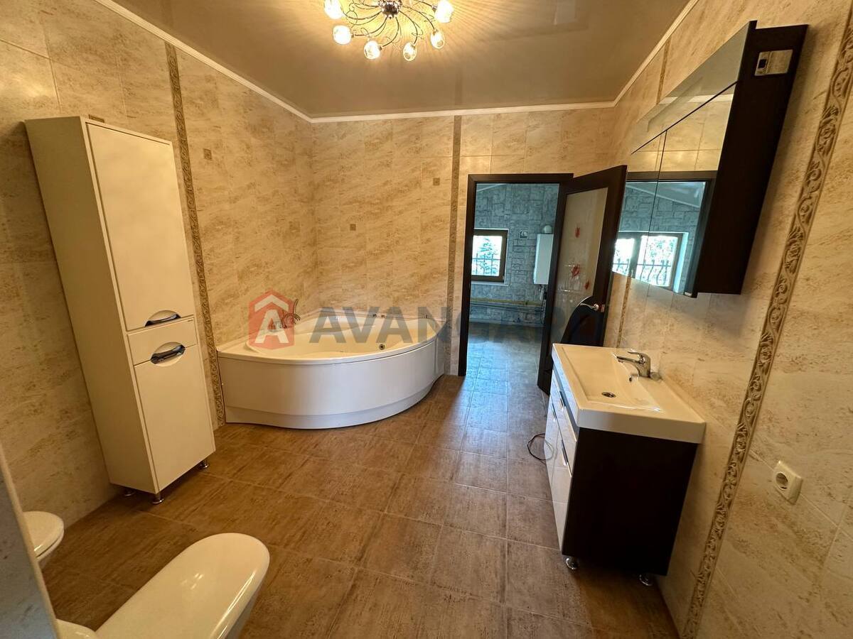 �������, 740 ��.�. ���� 20