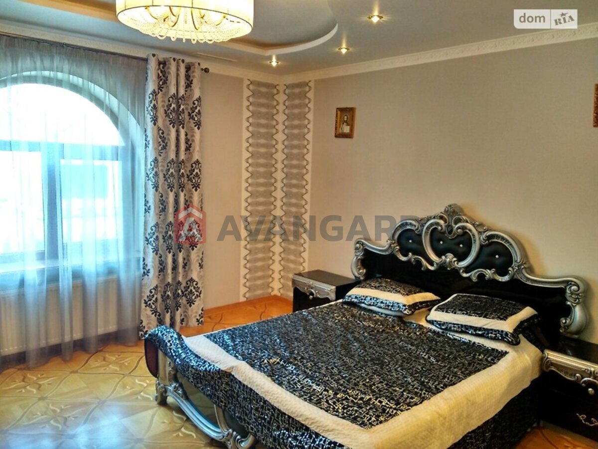 �������, 586 ��.�. ���� 8