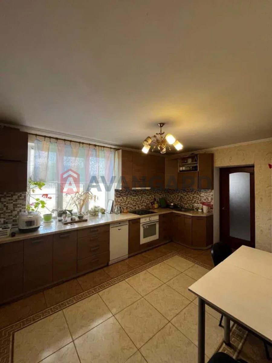 �������, 152 ��.�. ���� 10