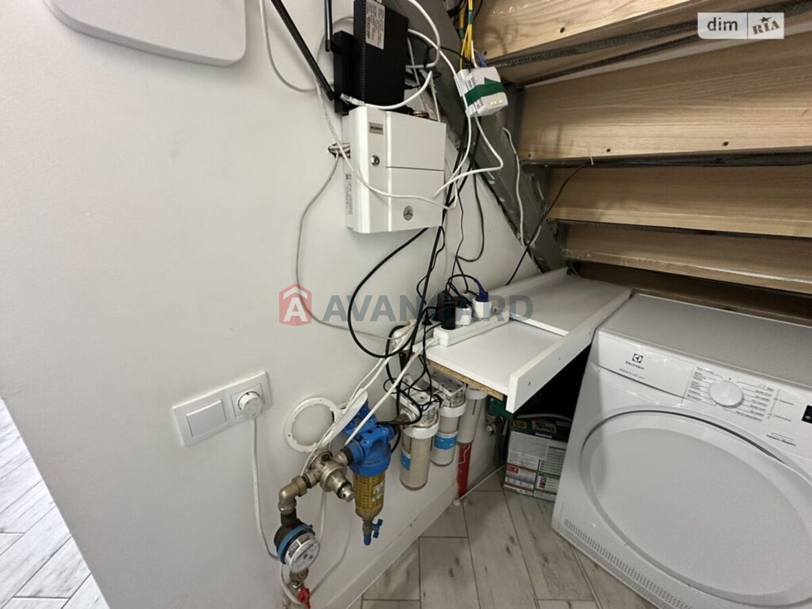 �������, 100 ��.�. ���� 12