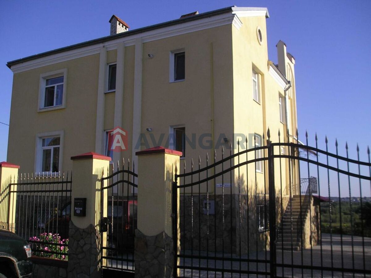 �������, 400 ��.�. ���� 3