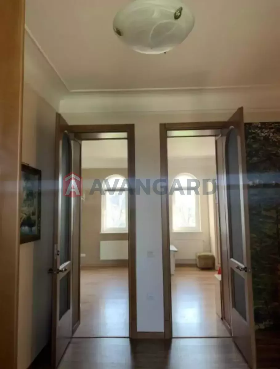 �������, 270 ��.�. ���� 10