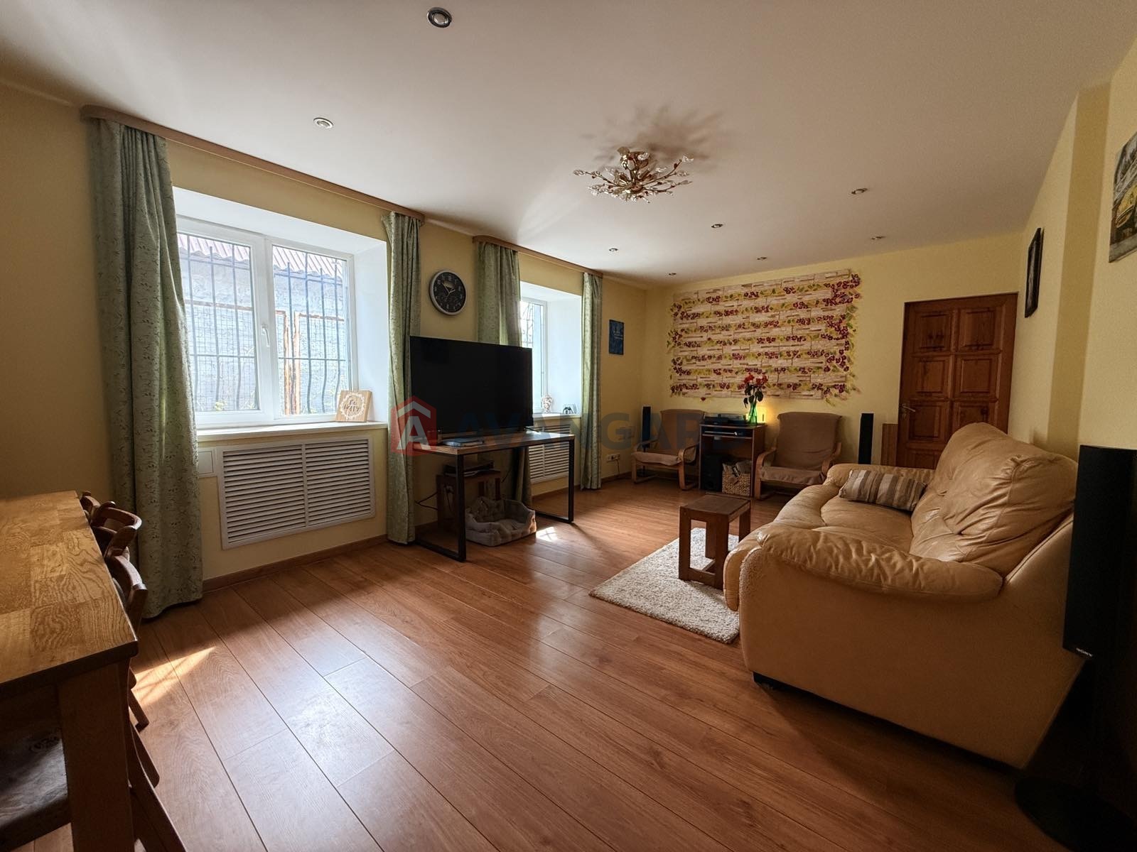 �������, 180 ��.�. ���� 9