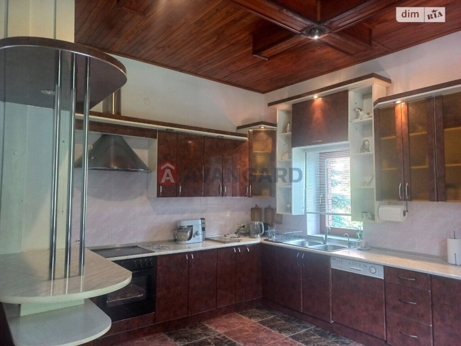 �������, 400 ��.�. ���� 8