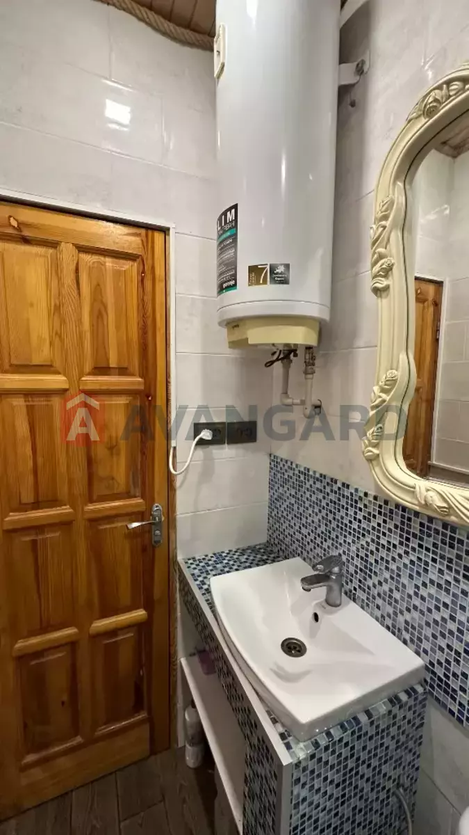 ����, 100 ��.�. ���� 3