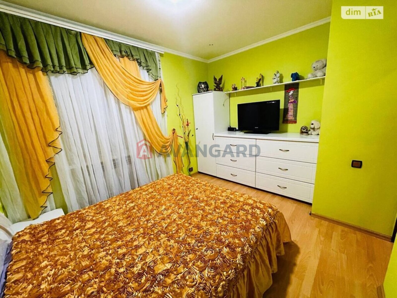 �������, 120 ��.�. ���� 8