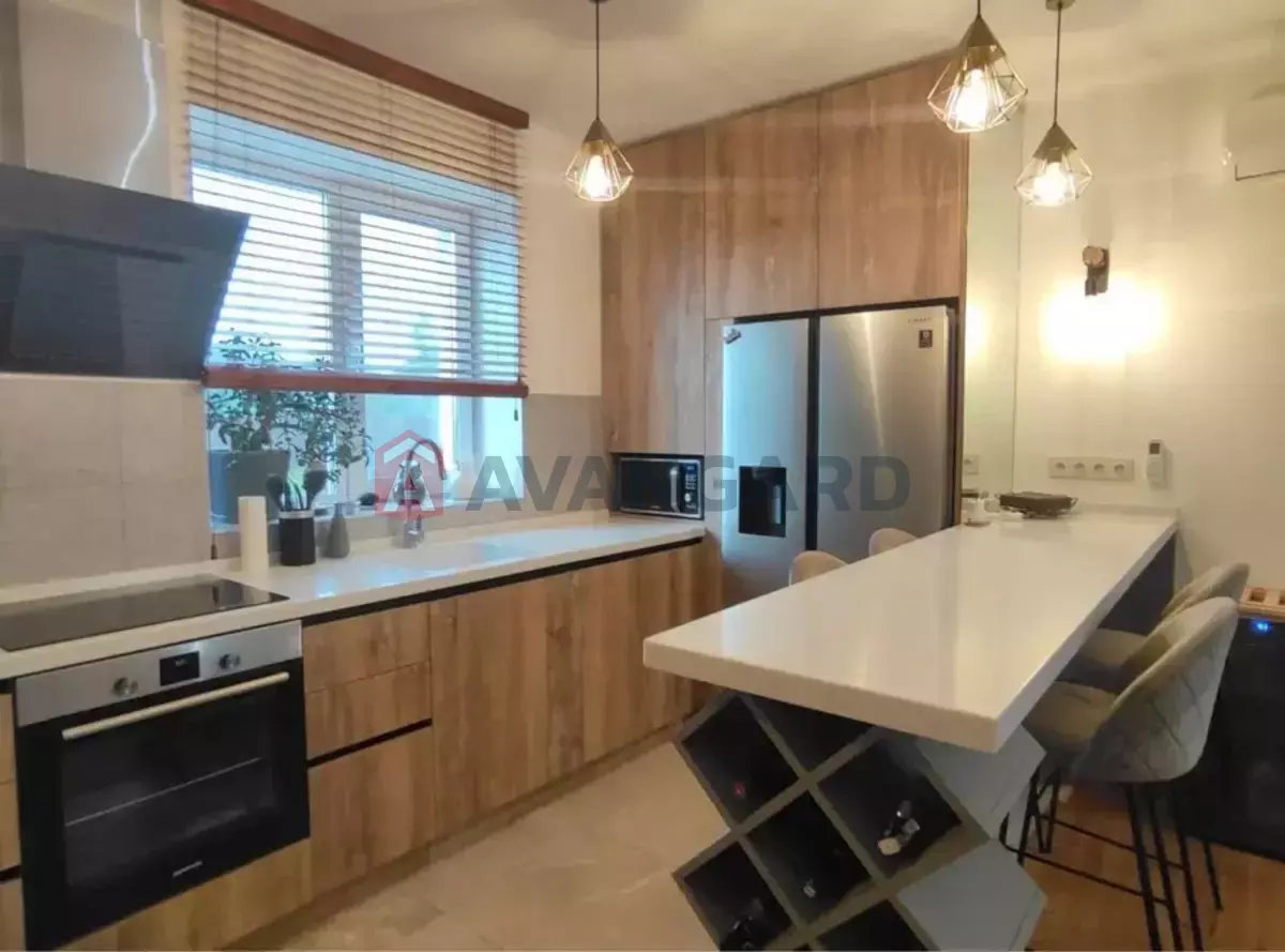 �������, 200 ��.�. ���� 12