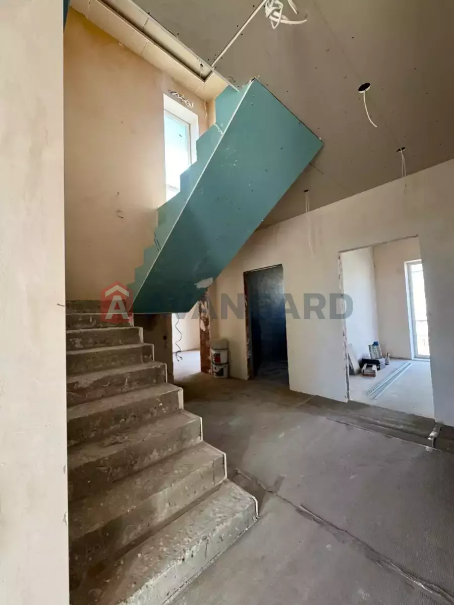 �������, 280 ��.�. ���� 10