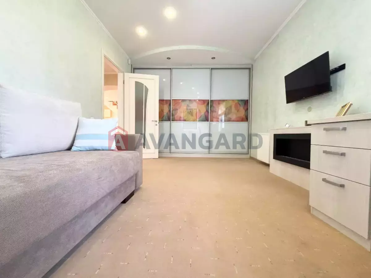 �������, 296 ��.�. ���� 10