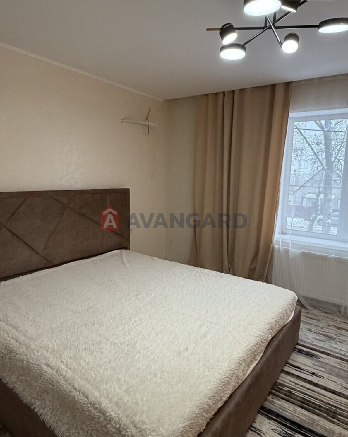 ��������, 76 ��.�. ���� 10