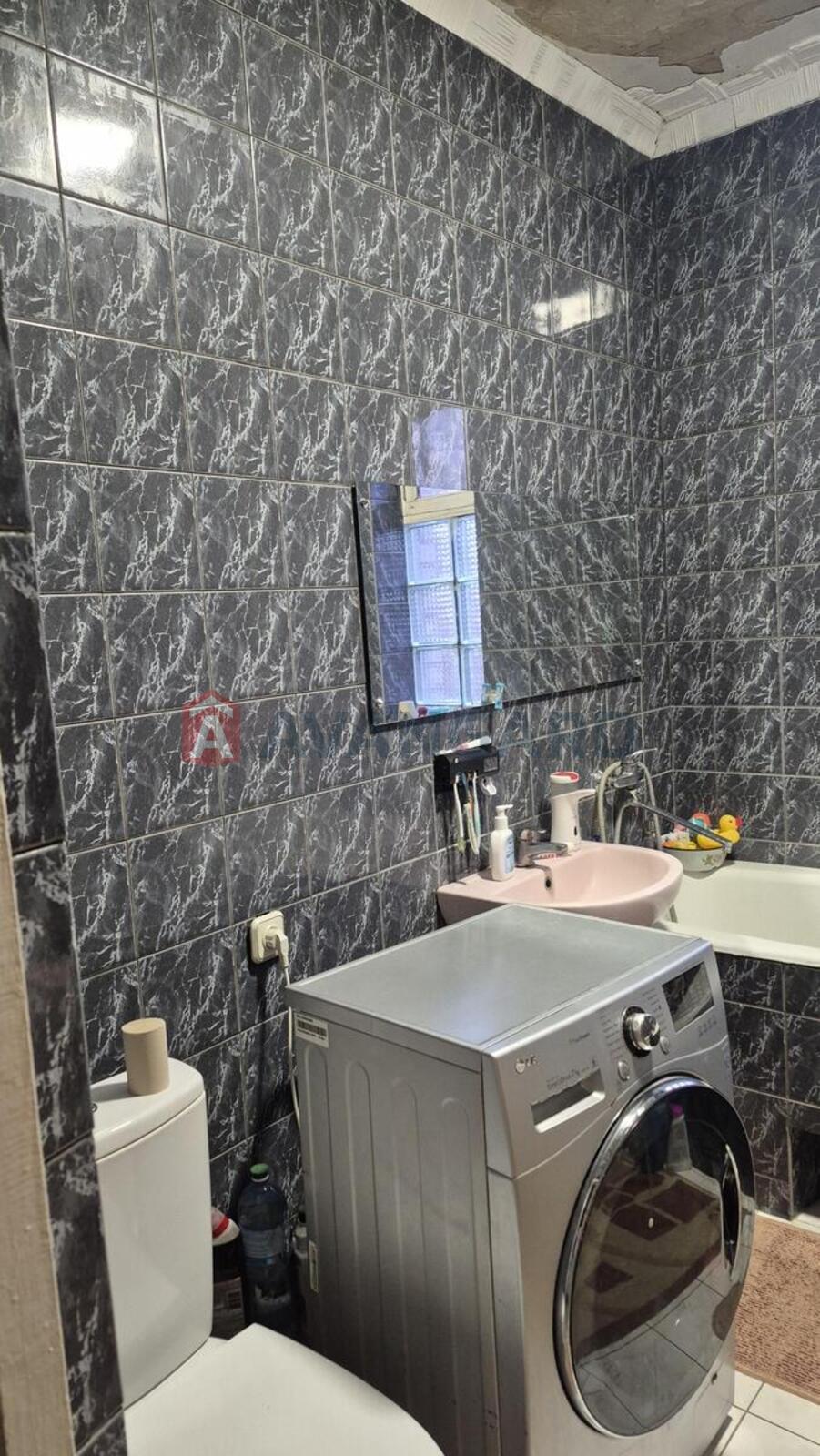 �������, 164 ��.�. ���� 9