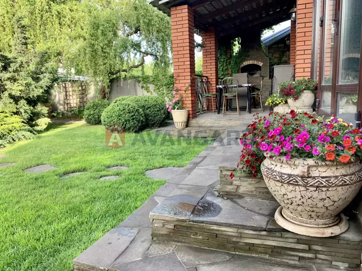 �������, 400 ��.�. ���� 1