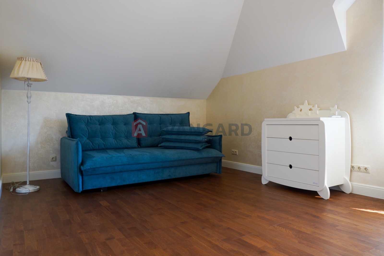 �������, 300 ��.�. ���� 17