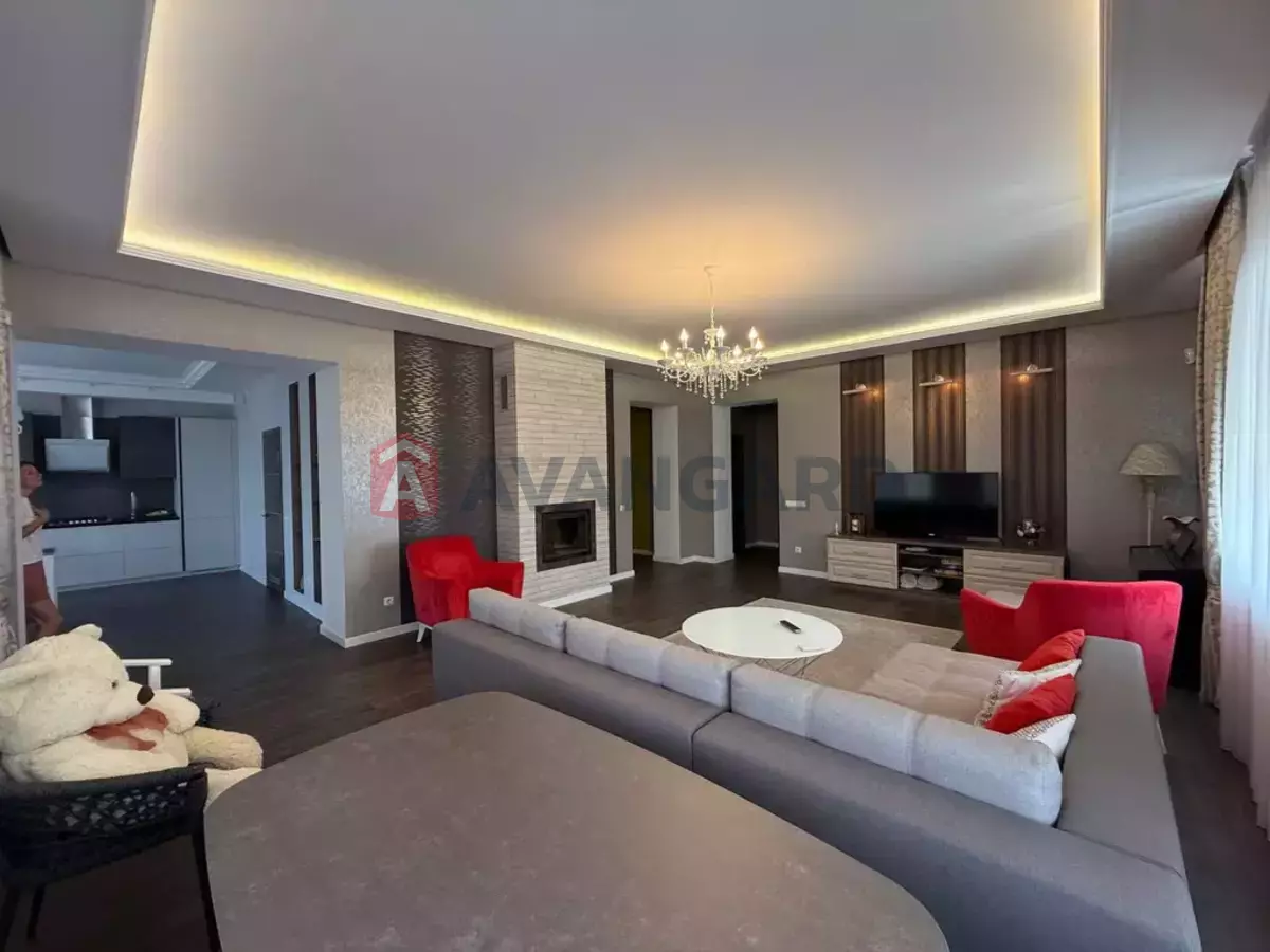 �������, 275 ��.�. ���� 1