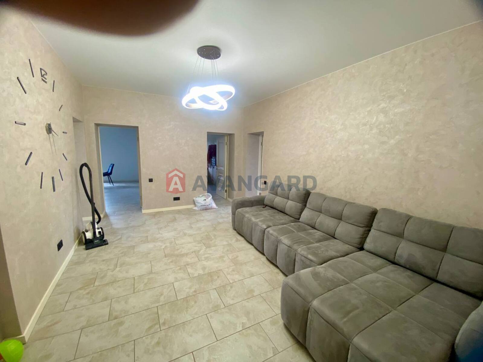 �������, 135 ��.�. ���� 10